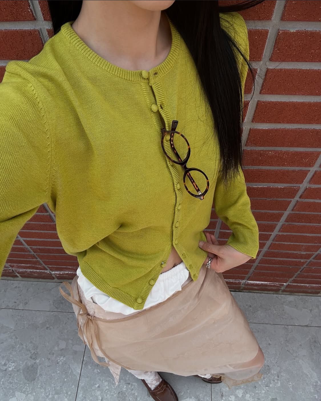 룩캐스트 사라버튼니트가디건 올리브그린 상품이미지2