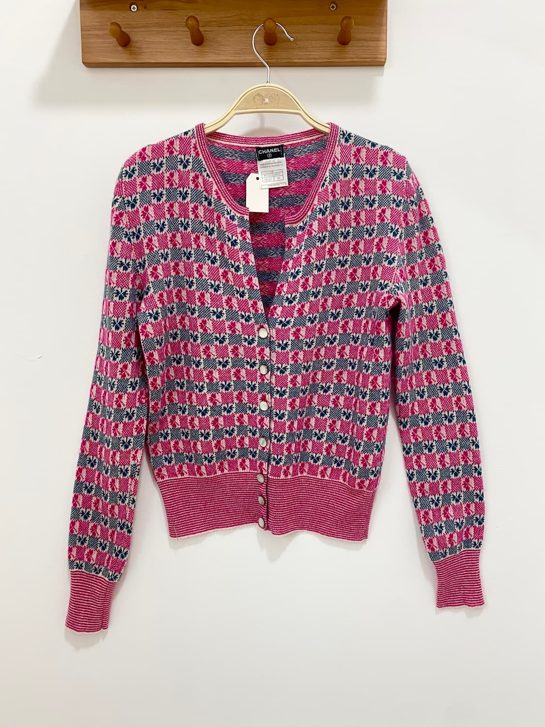 UK Chanel Cashmere Patterned Cardigan 상품이미지1