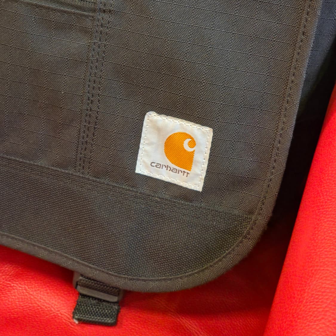 칼하트 블랙 메신저백 가방 상품이미지4