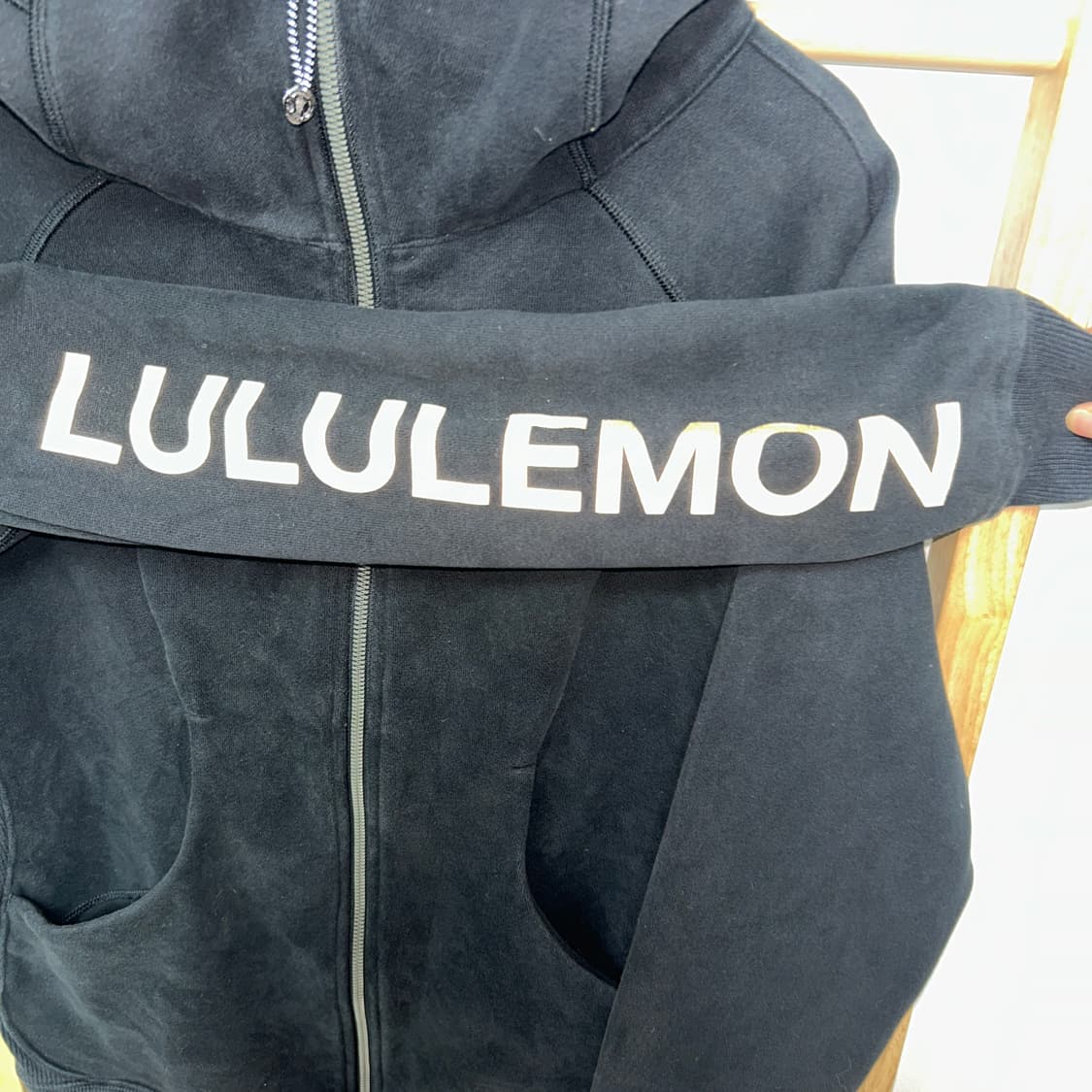 룰루레몬 스쿠바 풀집 후드집업 블랙 상품이미지4