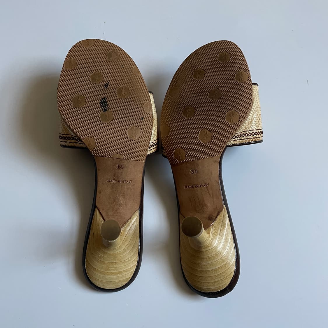 CHANEL 샤넬 로고 로우힐 뮬 상품이미지6