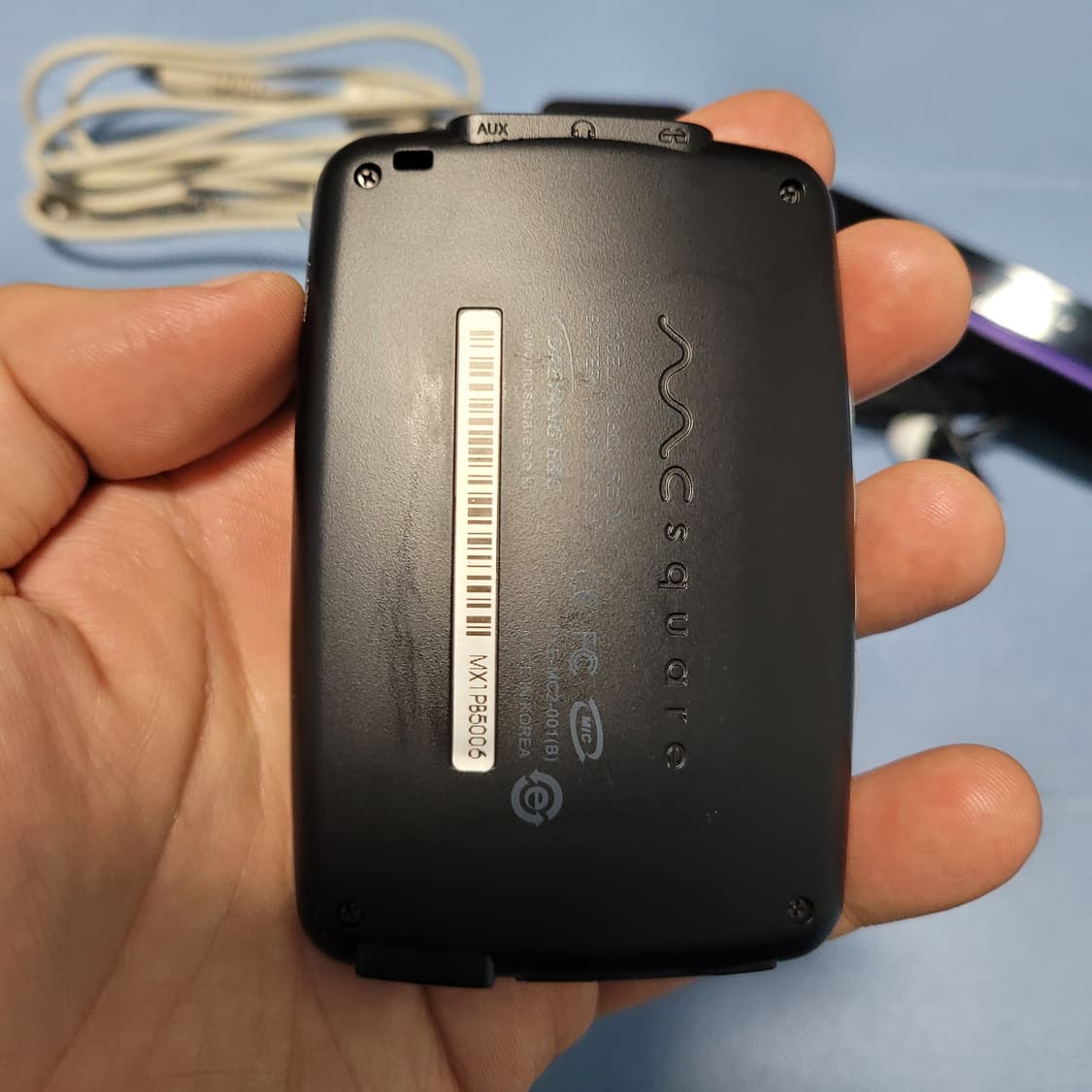 엠씨스퀘어 X1 (배터리방전 충전선 연결한채로 사용가능) 상품이미지4