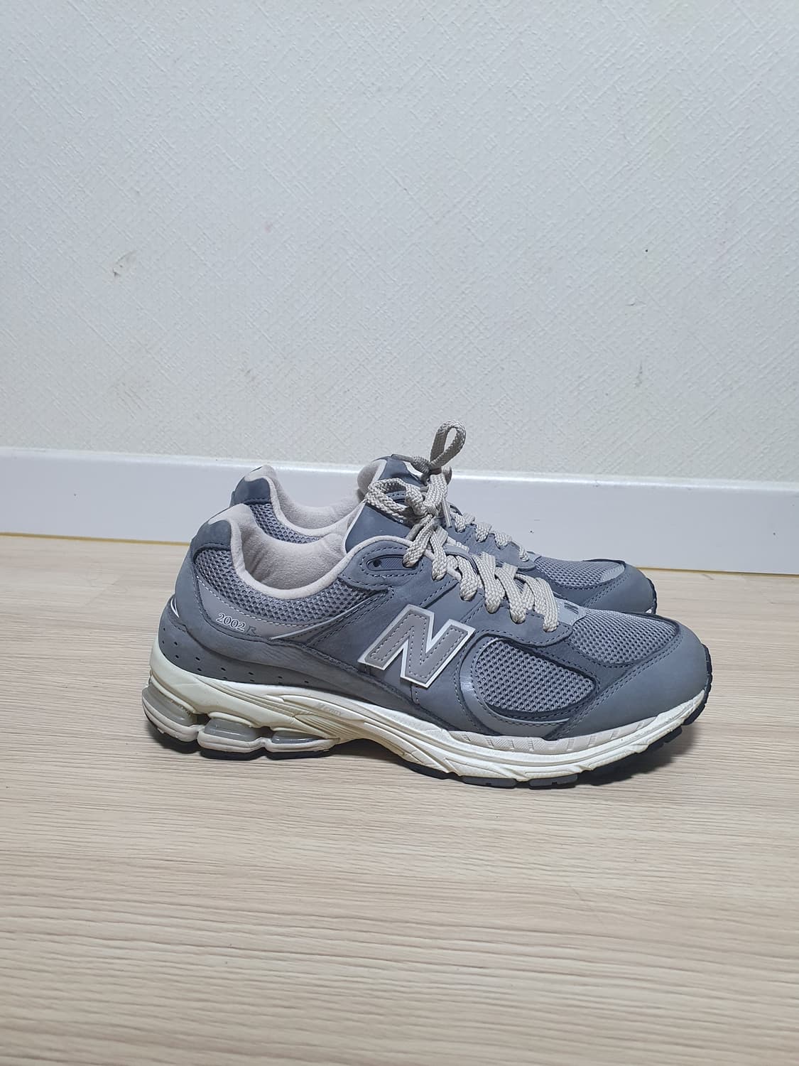 뉴발란스 2002R 그레이 운동화 275 상품이미지1