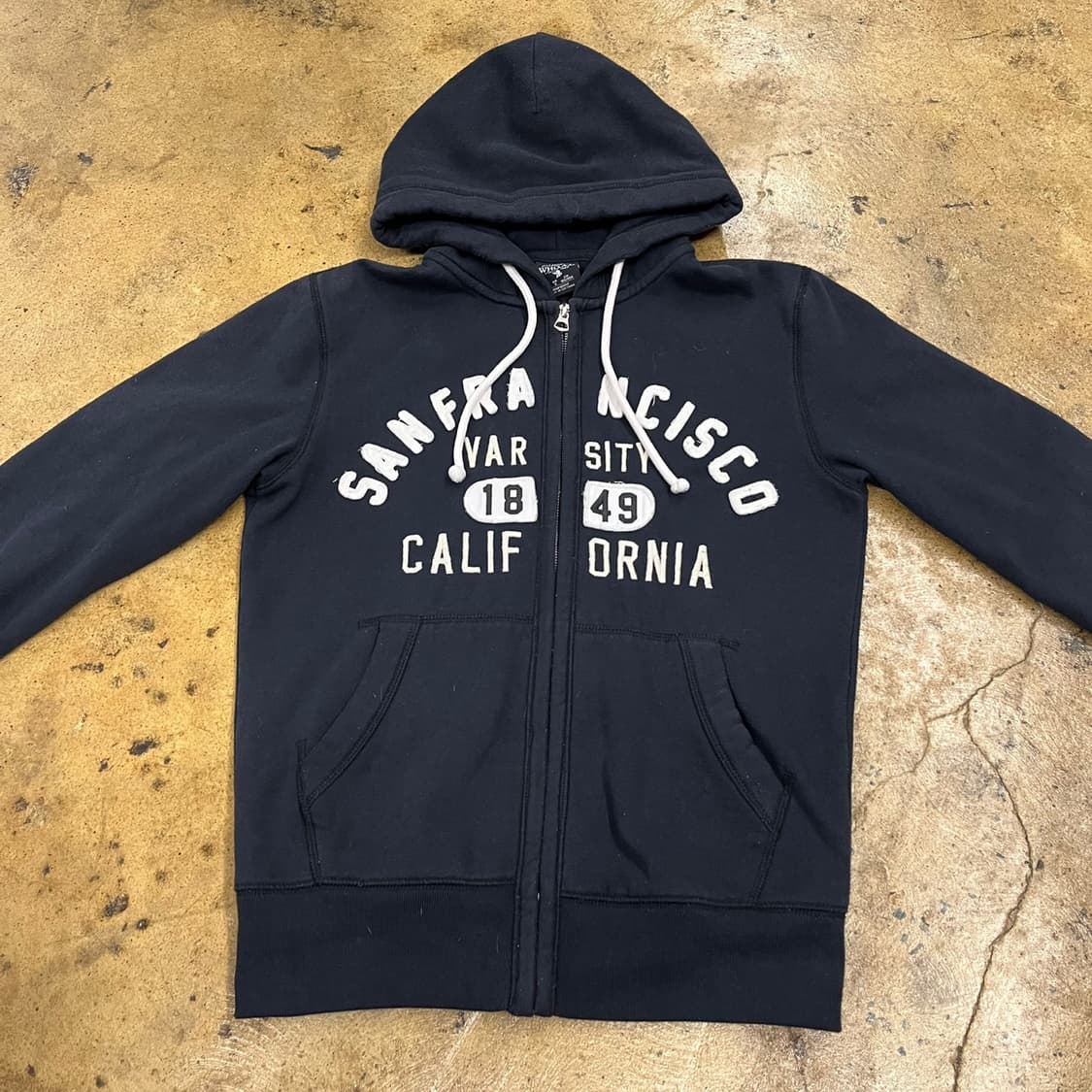 후아유 블랙 후드집업 상품이미지3