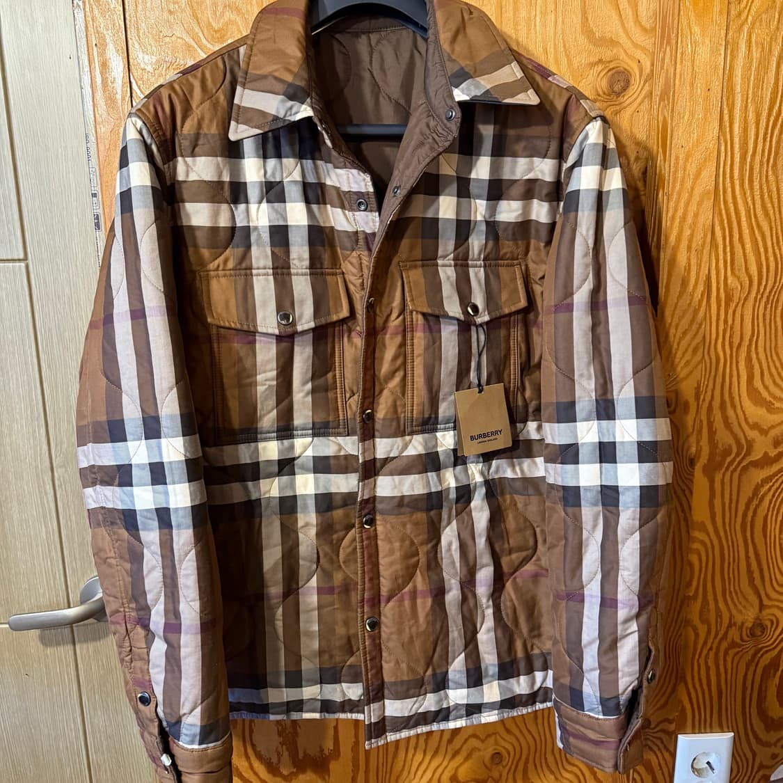 버버리 24 F/w 리버서블 퀼팅 패딩 자켓  상품이미지4