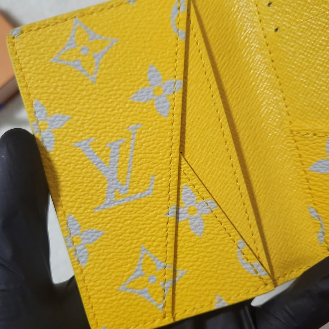 [신형/새상품급] 루이비통 모노그램 오거나이저 카드지갑 그레이 옐로우 상품이미지5