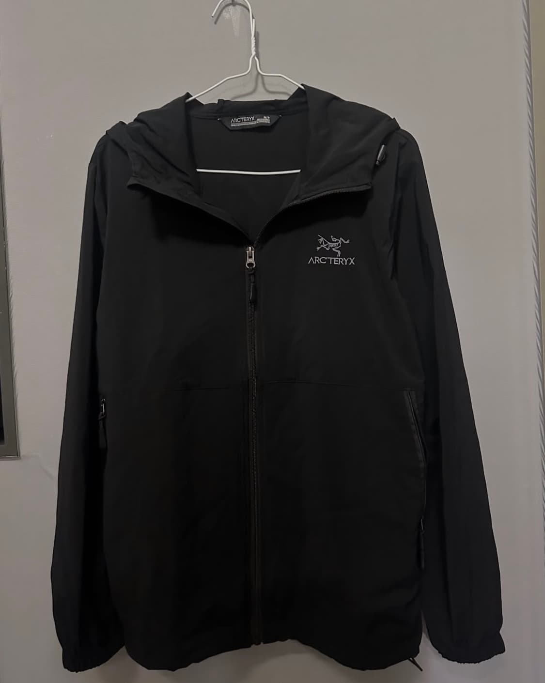 아크테릭스 바람막이 상품이미지1