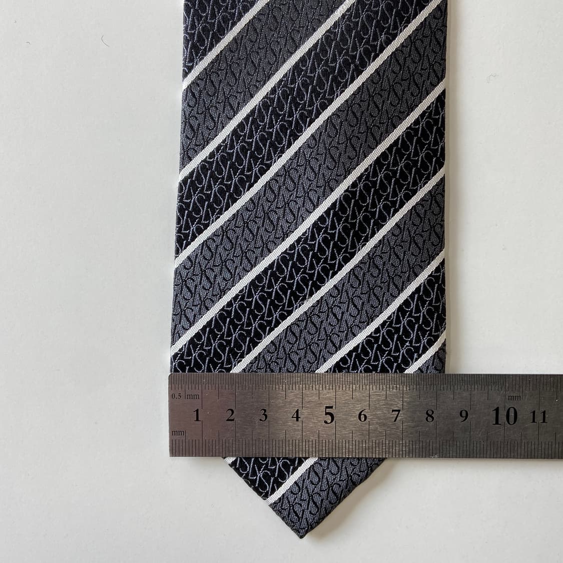 입생로랑(YSL) 명품 정품 영문모노그램 넥타이 8.2cm 상품이미지8