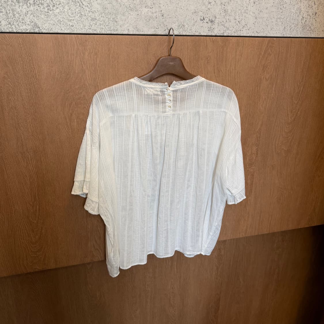 빈티지 반팔 블라우스 레이스 프릴 자수 디테일 루즈핏 아이보리 상품이미지2