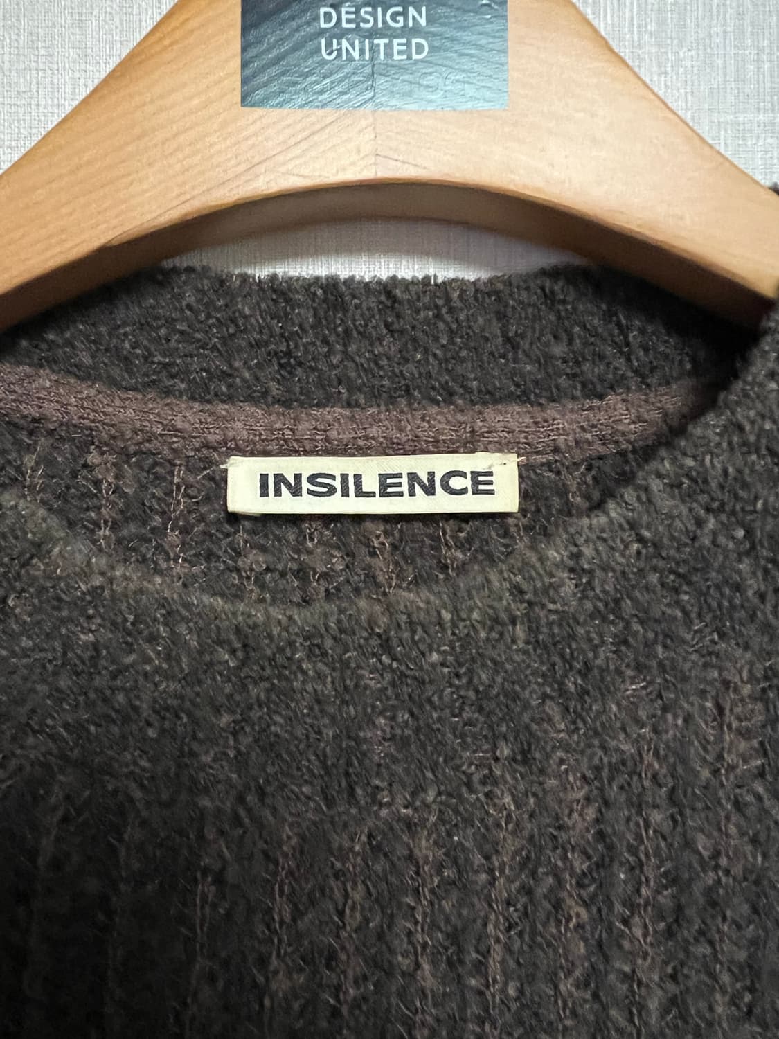 인사일런스 부클 라운드 니트 BROWN 상품이미지4