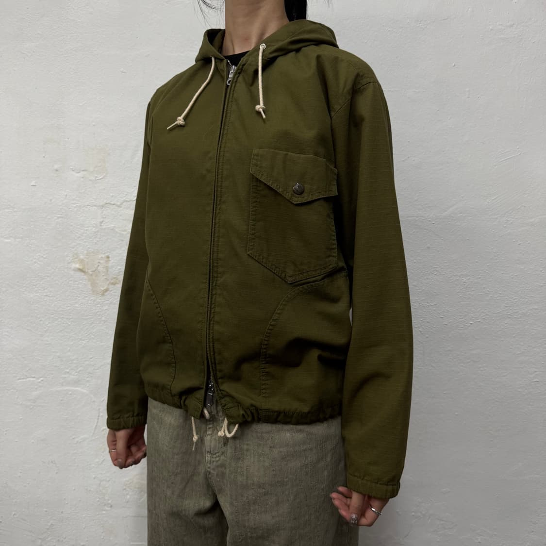 빔즈(BEAMS) 다크 카키컬러 립스탑 코튼 집업 후드 자켓 상품이미지1