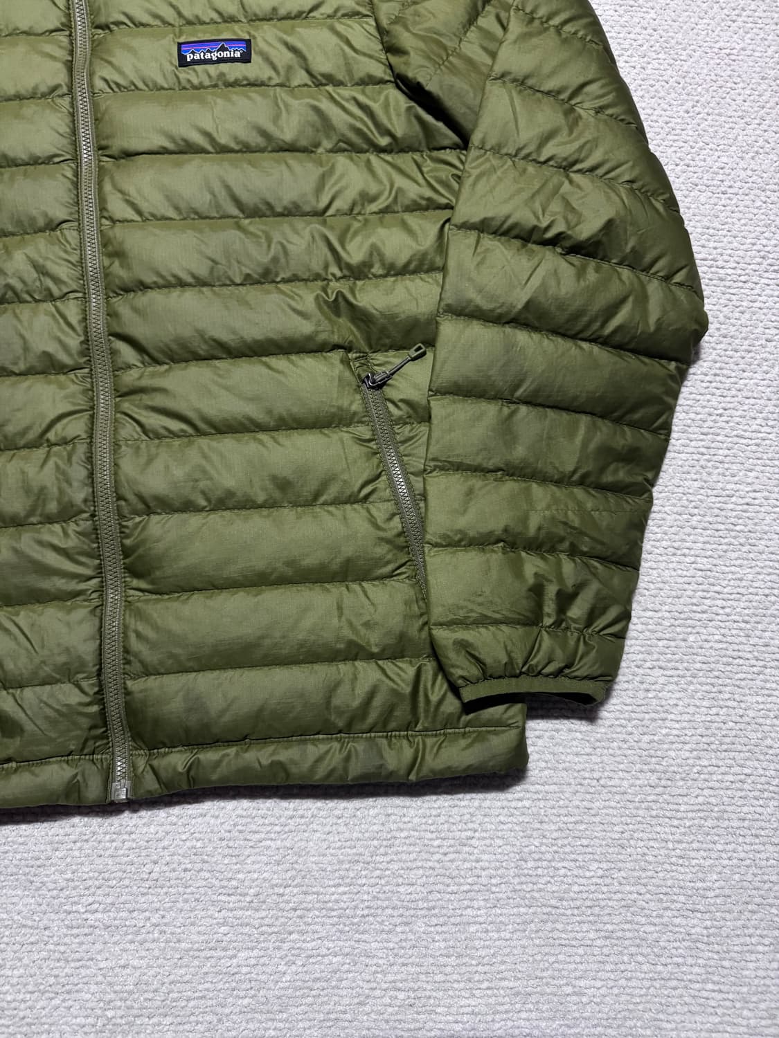 파타고니아 구스다운 경량 패딩 올리브 M 상품이미지3