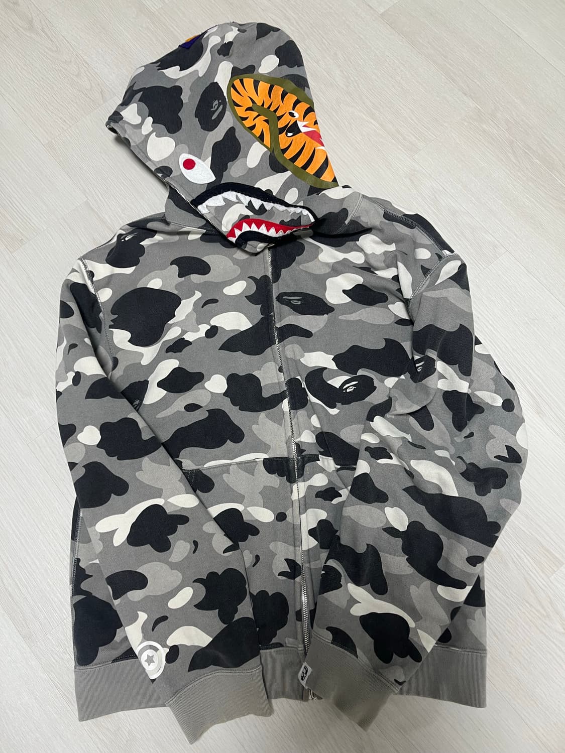 베이프 샤크 후드집업 상품이미지2