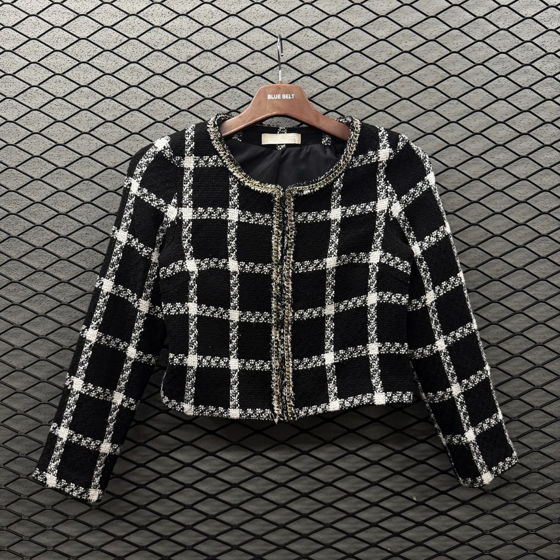 Cecil McBee 세실맥비 체크 크롭 트위드자켓 보카시 부클 금장체인 상품이미지2