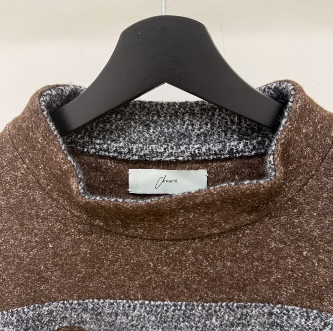Amachi 아마치 모크넥 그래픽 니트 상품이미지2