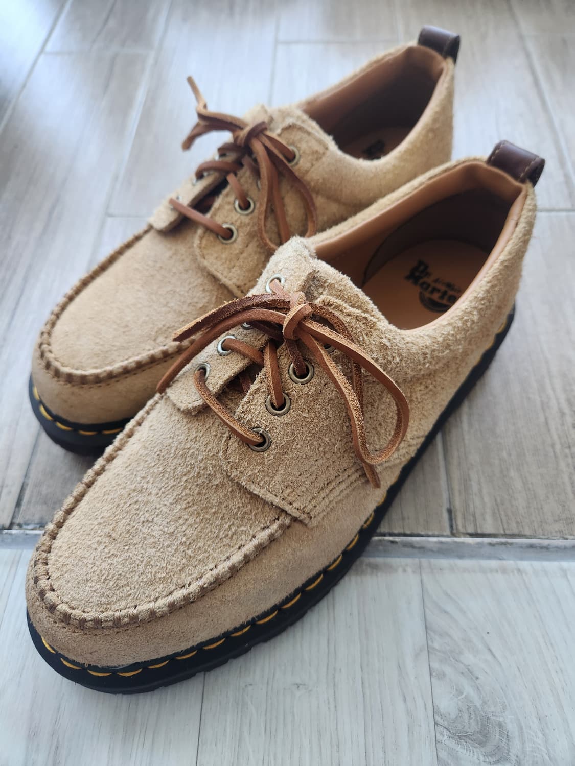 닥터마틴 로웰 스웨이드 버터스카치 (280) 상품이미지1