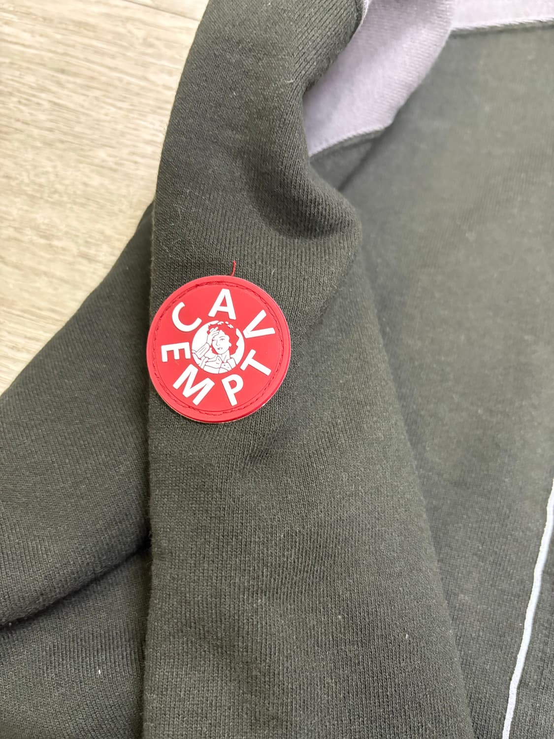 카브엠트 패널 숄더 크루넥 블랙 - 24FW 상품이미지4