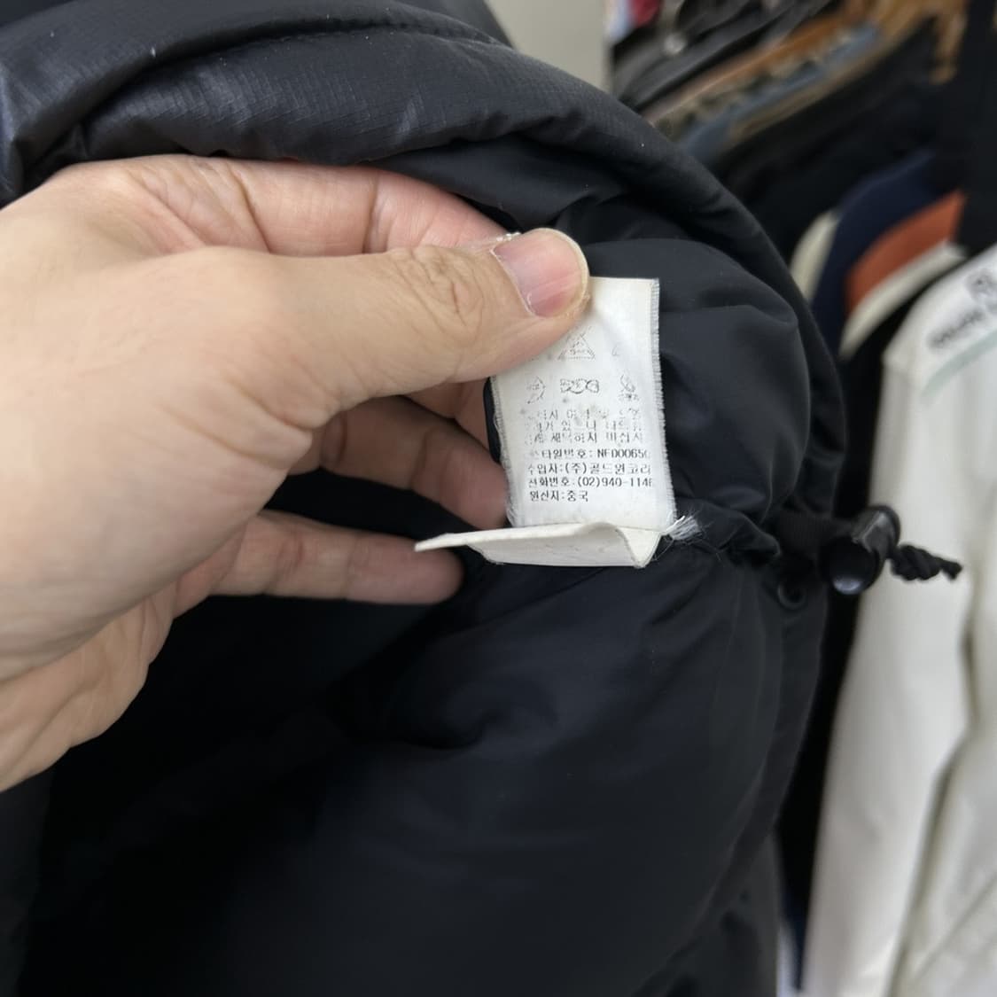 15709 - 노스페이스 700 눕시 블랙 패딩 상품이미지4