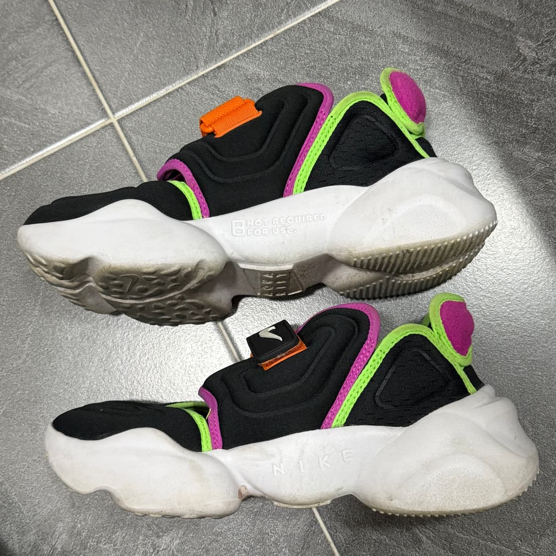 나이키 아쿠아리프트 상품이미지2