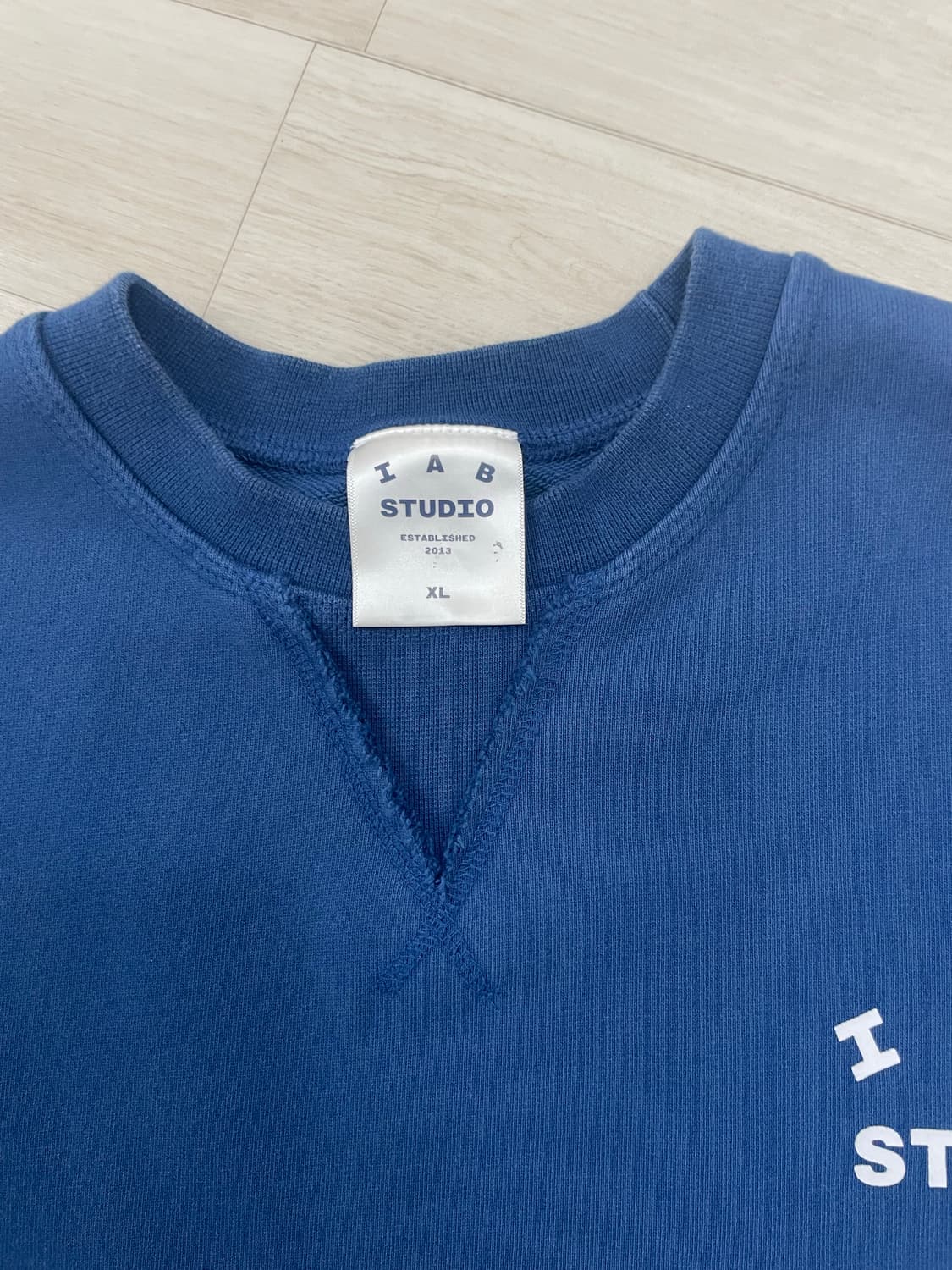 아이앱 스튜디오 헤비 숏슬리브 스웨트셔츠 네이비 - 23FW 상품이미지5