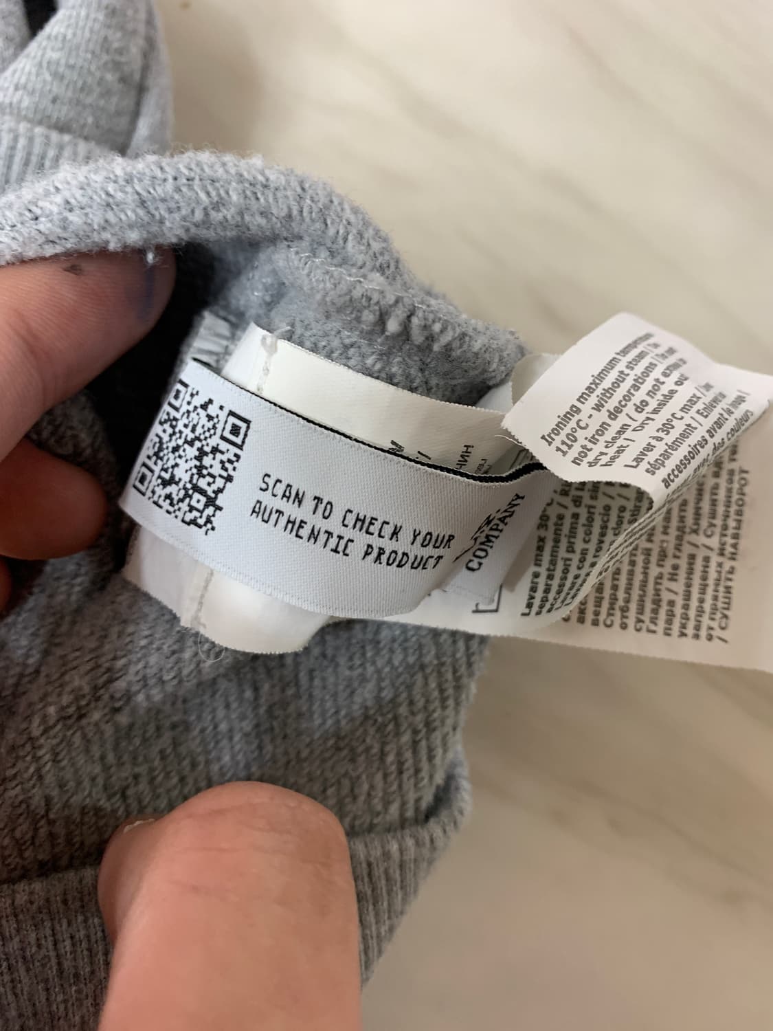 CP컴퍼니 그레이 맨투맨 95사이즈 S급상태 상품이미지4