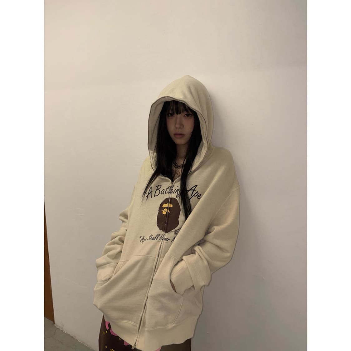  A BATHING APE Beige Logo Hoodie 상품이미지1