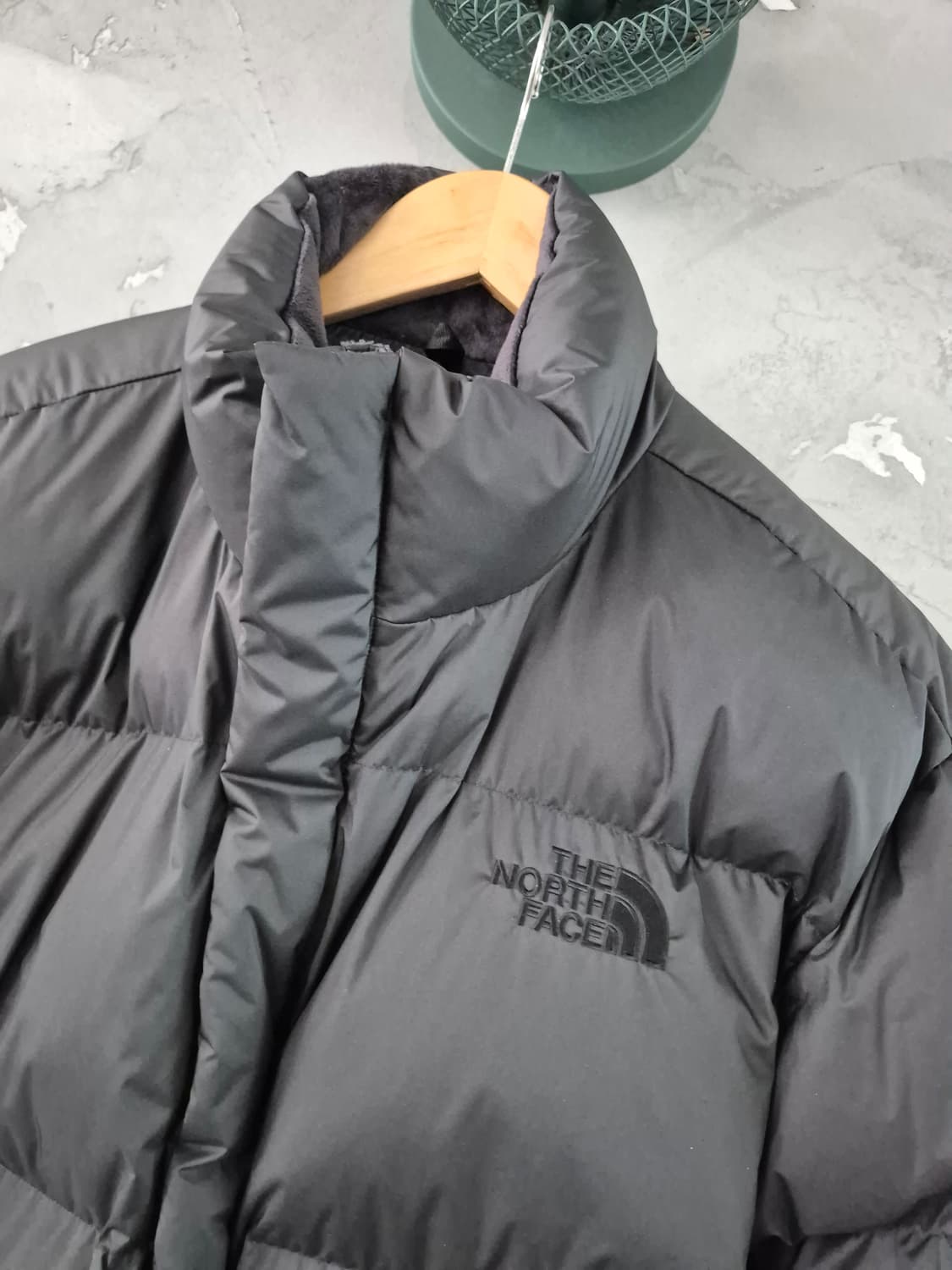 노스페이스 패딩 블랙 색상 XL(105) 사이즈입니다
ON Ball 상품이미지2