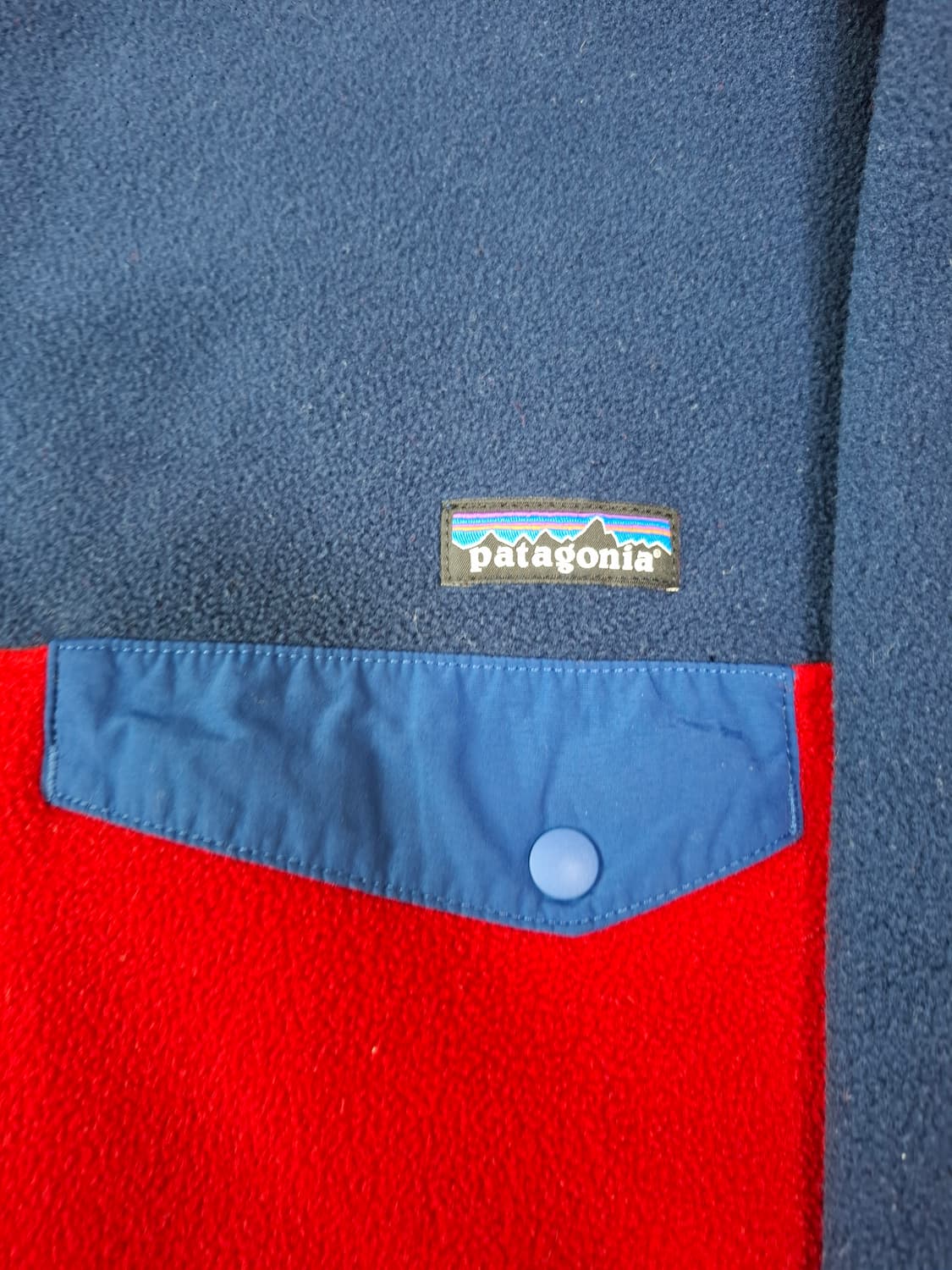 L 파타고니아 켄달제너 신칠라 네이비 레드 플리스 풀오버 상품이미지2