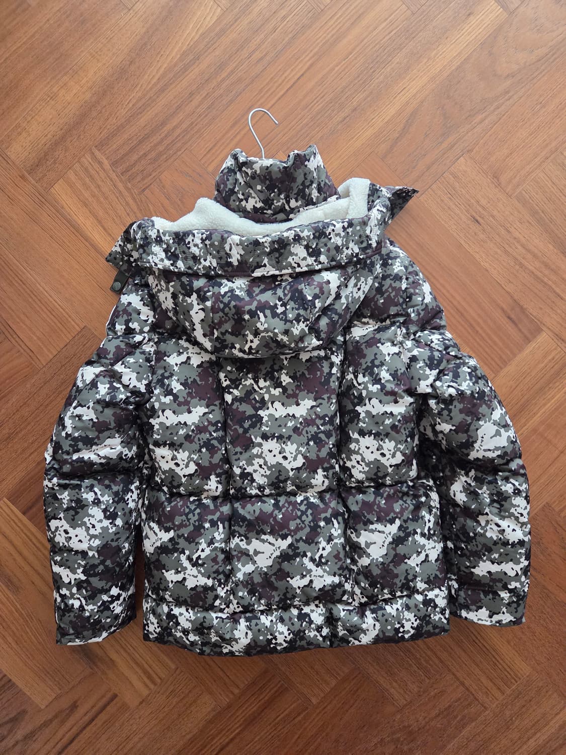 몽클레어 카모 패딩지켓 상품이미지2