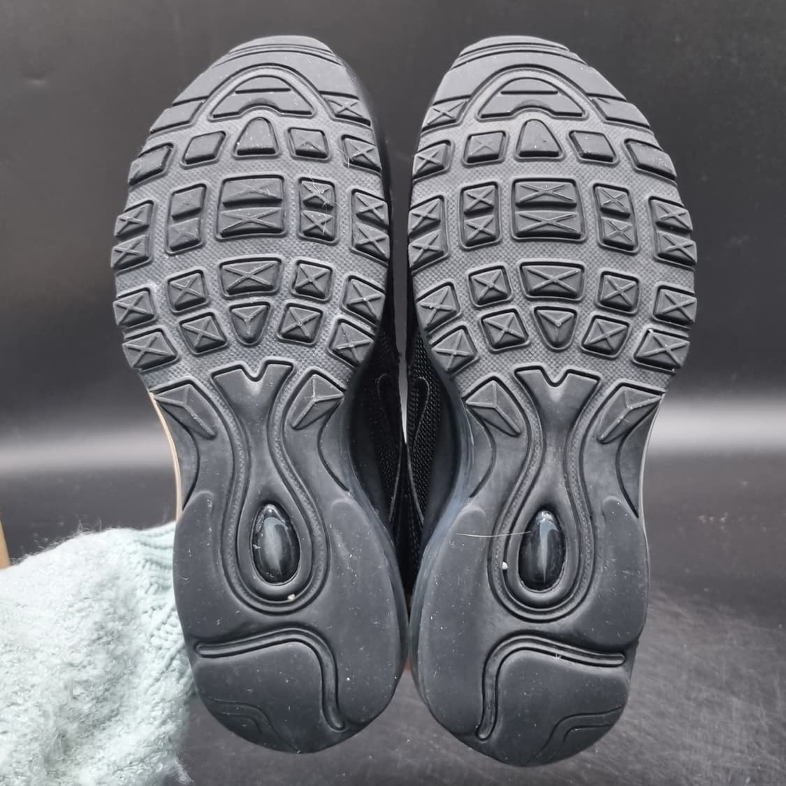 나이키 에어맥스 97 올블랙 운동화235 상품이미지3