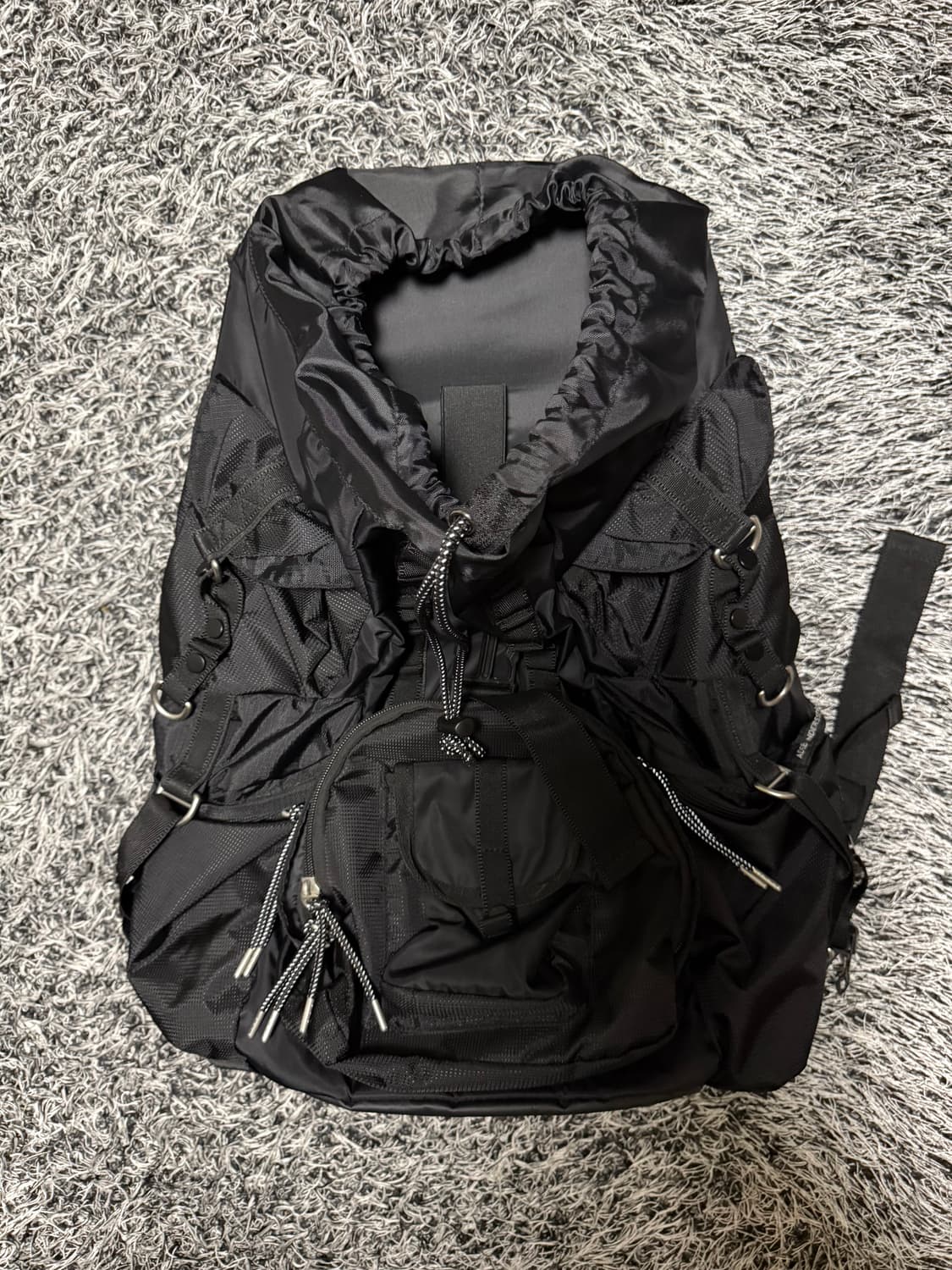 엔더슨벨 백팩 판매합니다. 상품이미지4