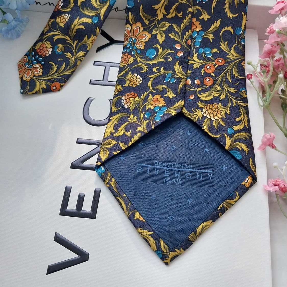 지방시 실크 네이비 플로럴 패턴 넥타이 9.7cm A+등급 K1469
 상품이미지7