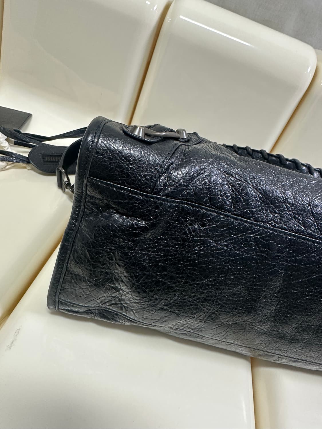 [A+ 정품] 발렌시아가 시티 모터백 미디움 블랙 상품이미지5