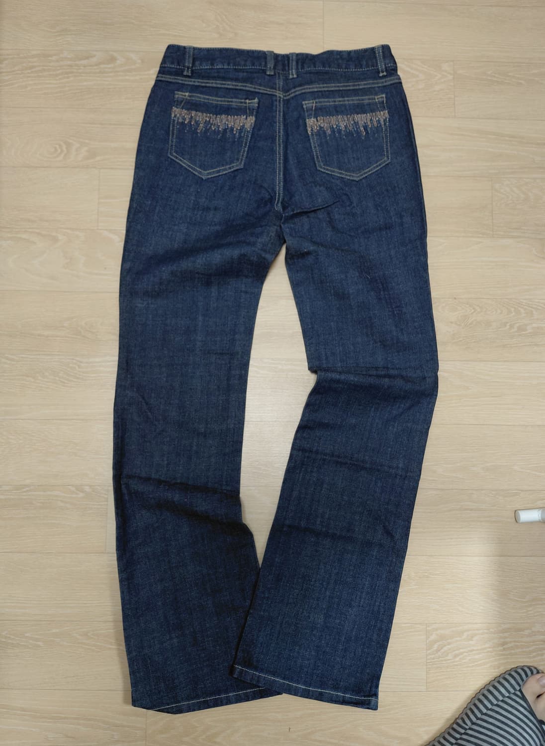 CUBUS 백스티치 스트레이트 인디고진 상품이미지1