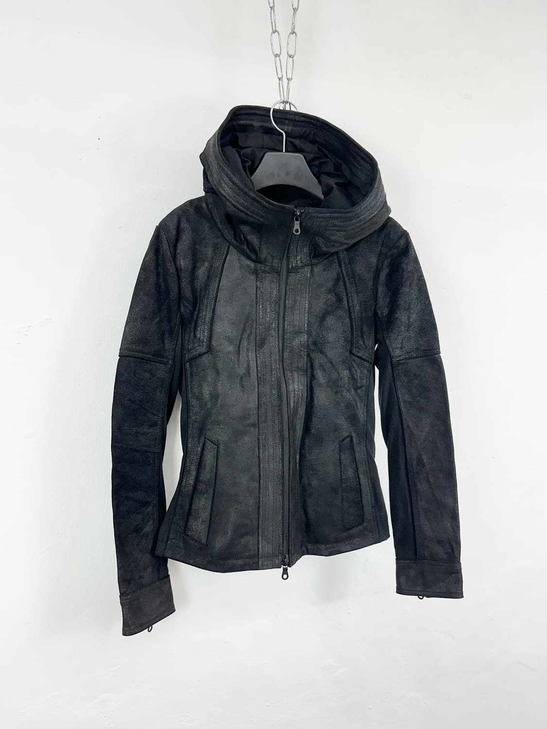 NO ID. Sculpted Cowhide High Neck Jacket 상품이미지4