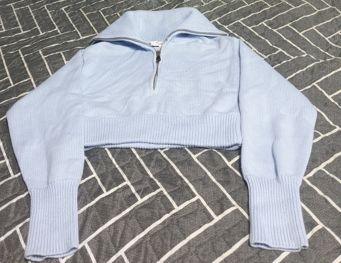 자라 크롭 하이넥 반짚업 니트 스카이블루 (S) 상품이미지1