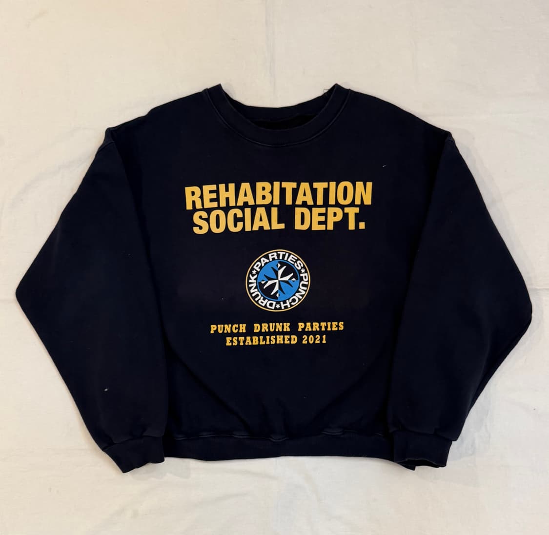펀치드렁크파티스 맨투맨 스웻셔츠 네이비 상품이미지1