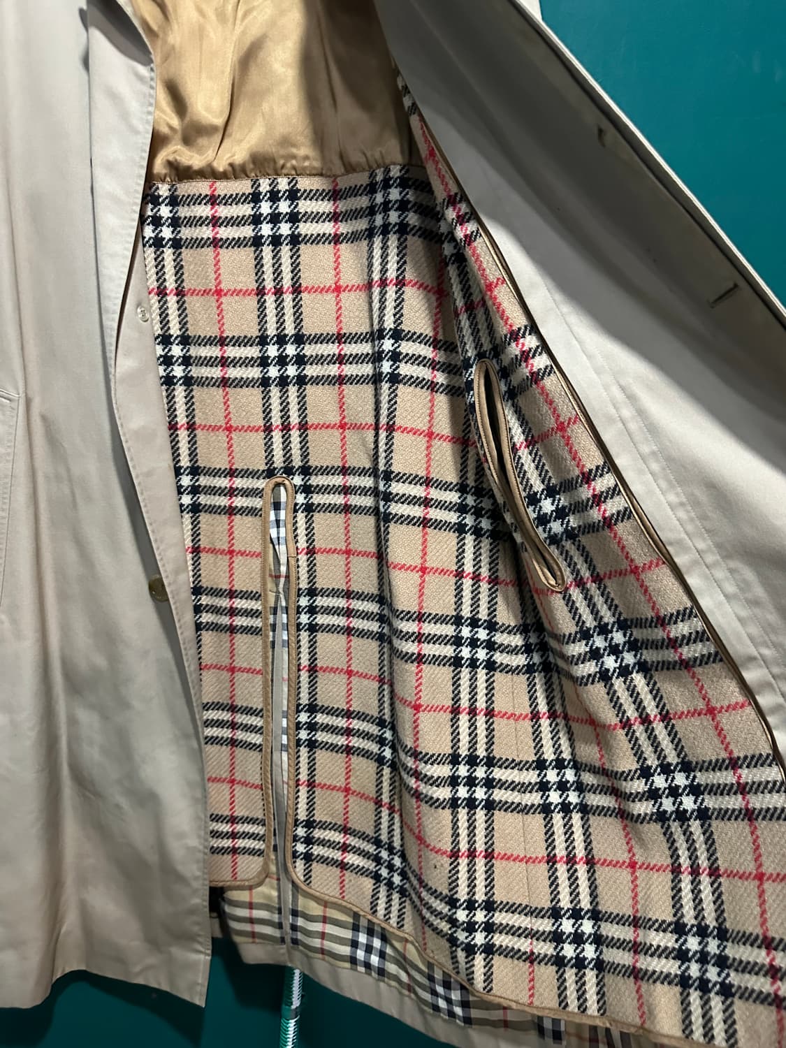 버버리 트렌치코트 베이지 100사이즈 내피있음 상품이미지7