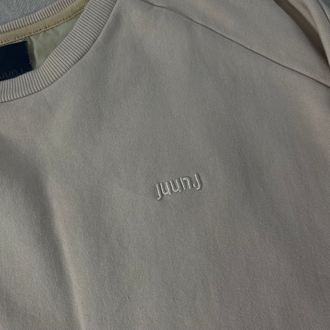 105 준지 20FW 엠브로이더리 맨투맨 상품이미지3