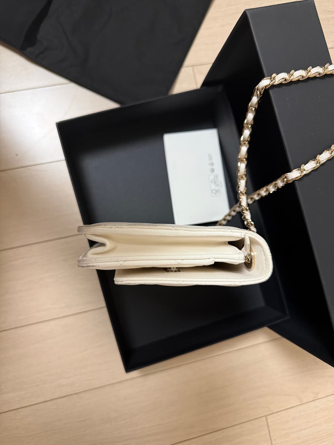 CHANEL 샤넬 클래식 월렛 온 체인 (Wallet On Chain / 상품이미지8