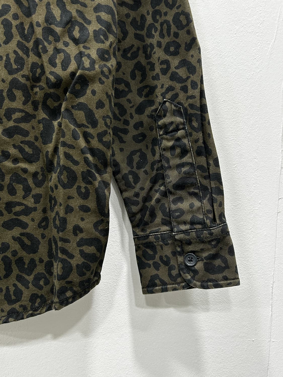 칼하트 wip 어드벤쳐 카모플라쥬 셔츠 xs 상품이미지8