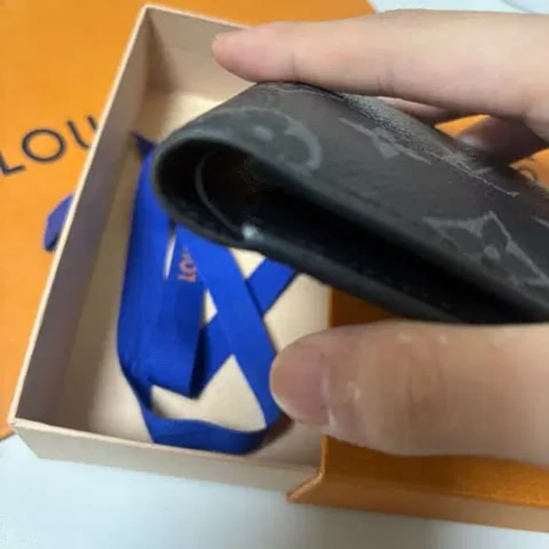 루이비통 이클립스 모노그램 멀티플 윌릿 반지갑 상품이미지3