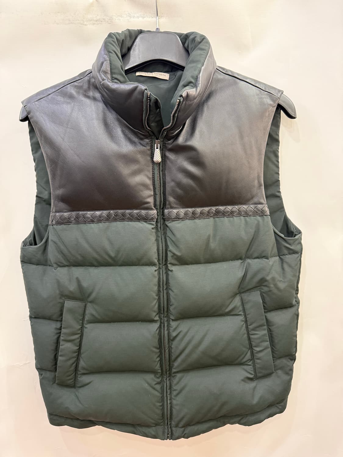 보테가베네타 레더 패딩 조끼 상품이미지1