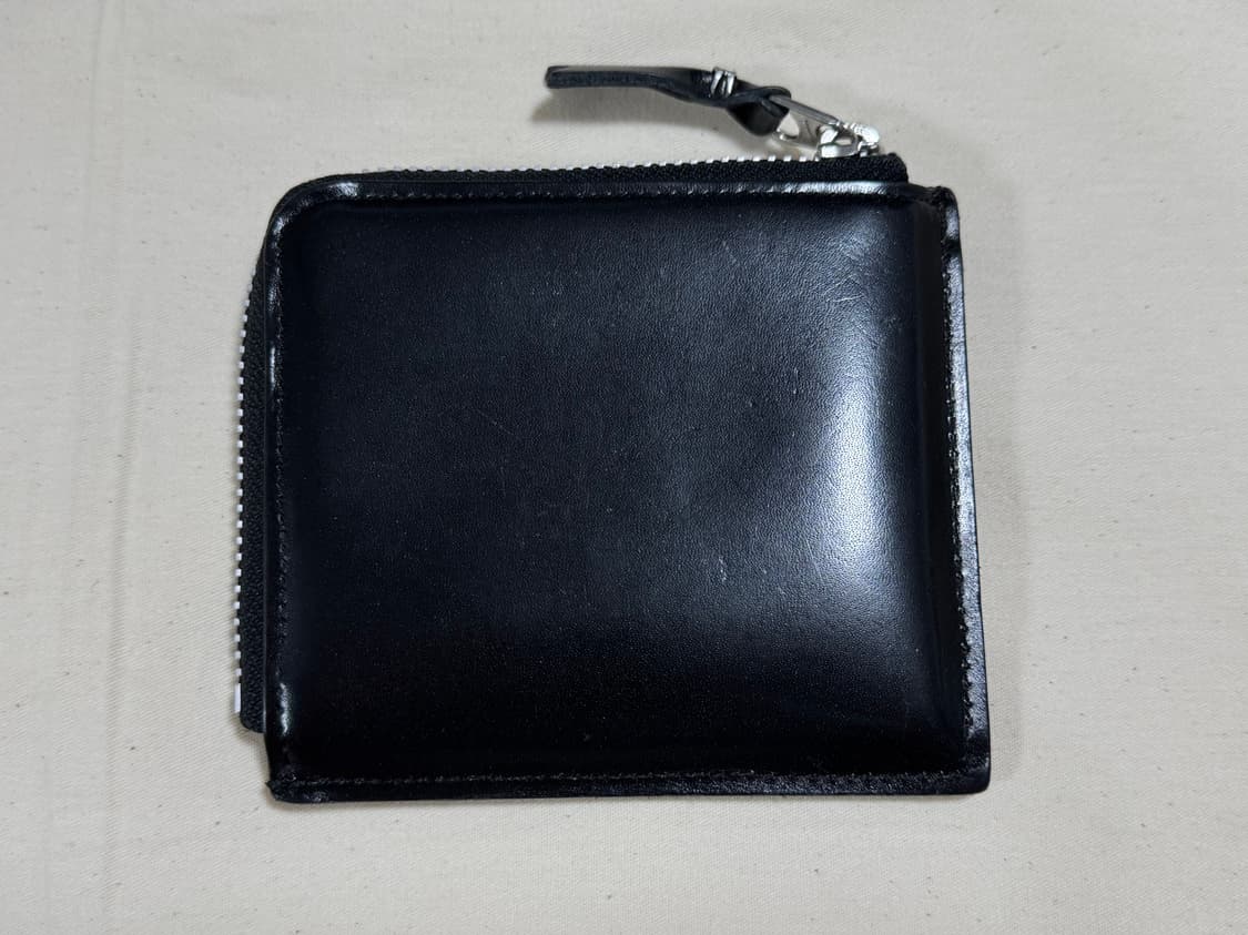 CDG Embossed Logo Wallet 꼼데가르송 지갑 블랙 상품이미지4