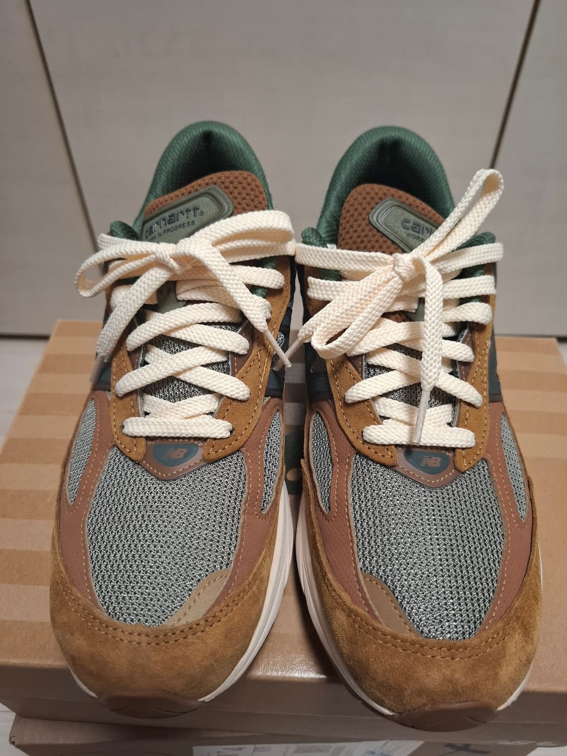 265 뉴발 990v6 칼하트 상품이미지3