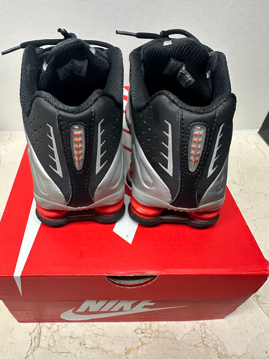 나이키 샥스 R4 메탈릭 실버 레드 260 상품이미지3