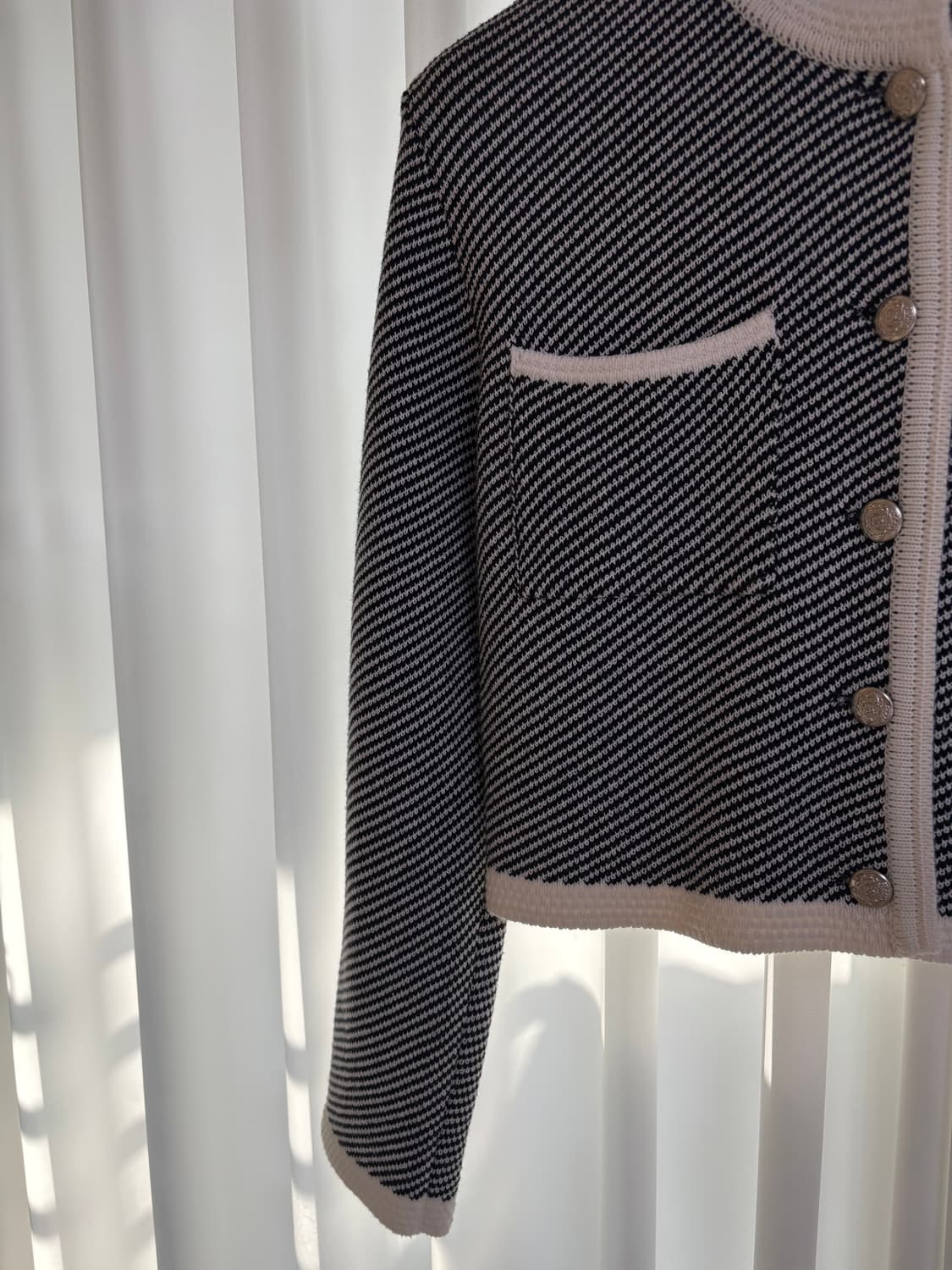 온앤온 diagonal striped cardigan - black 상품이미지3