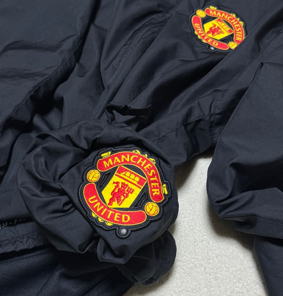 나이키 맨유 블랙 바람막이 상품이미지5