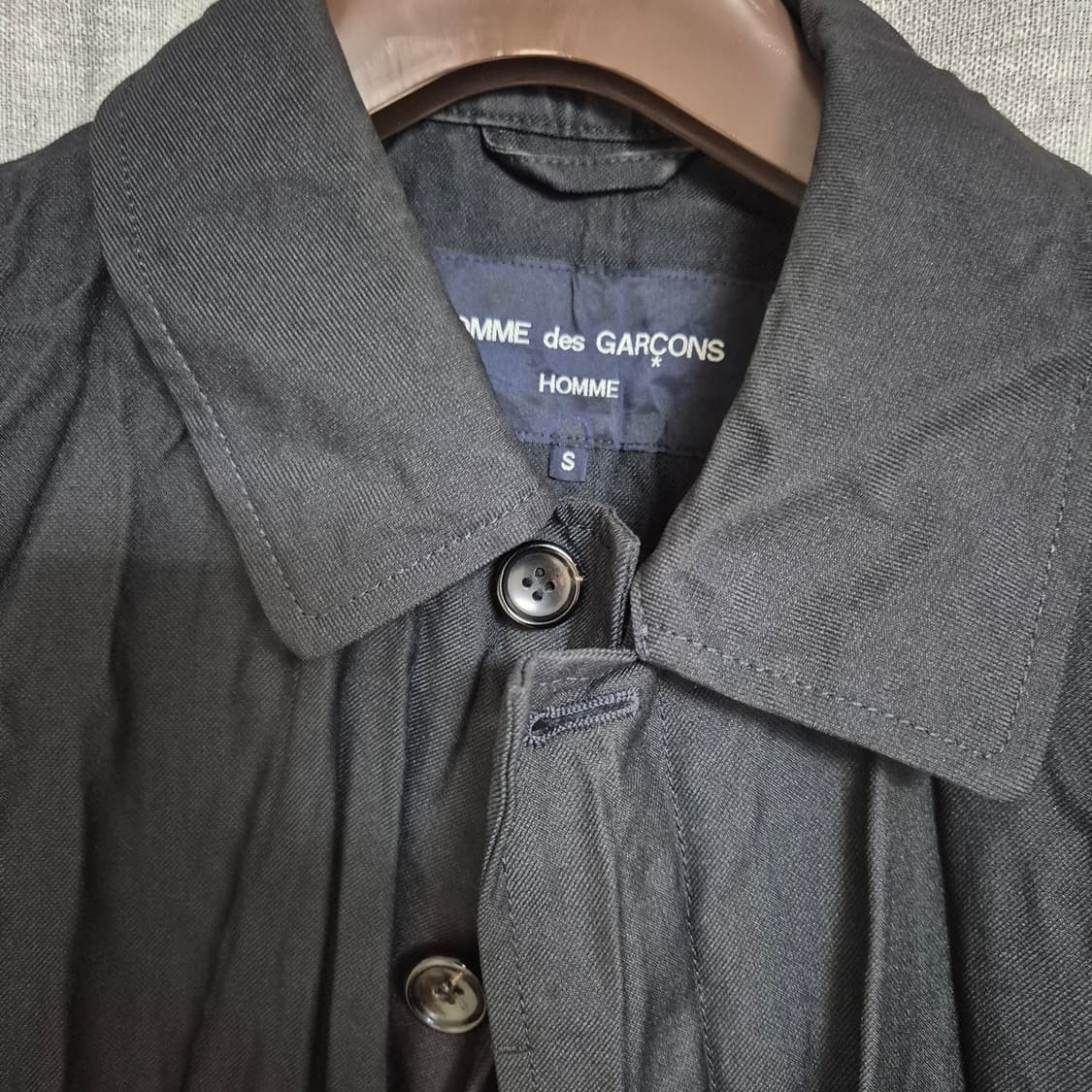 꼼데가르송 옴므 / 주름 가공 코트 / s(100) 상품이미지2