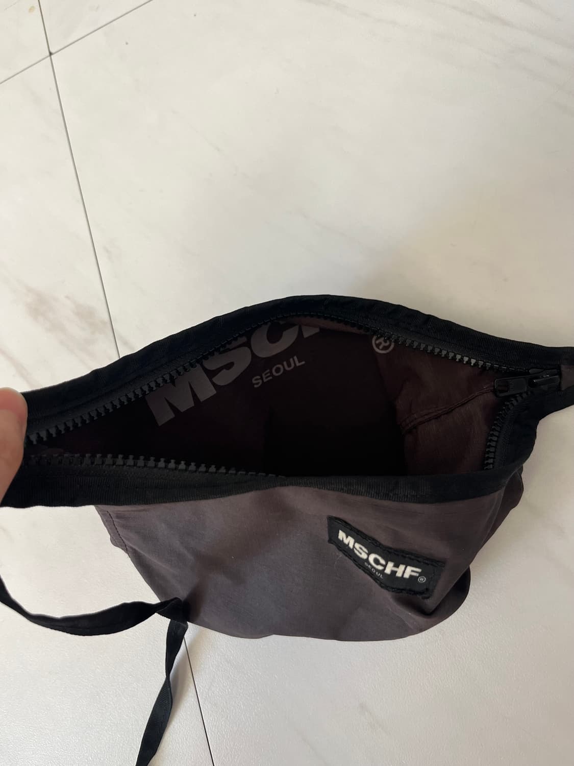 미스치프 나일론 재질 미니크로스백 상품이미지4